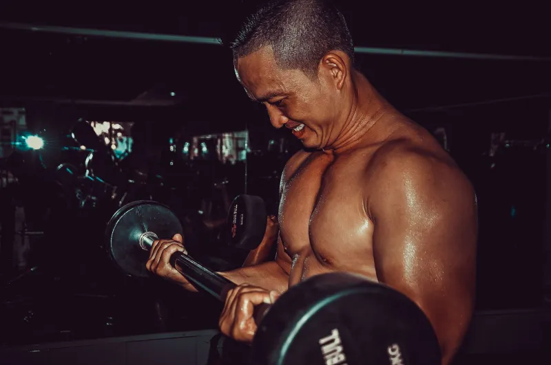 Ca Ngày Đổ Mồ Hôi Trên Đường Nhựa, Ca Đêm Đổ Mồ Hôi Trên Sàn Tập: Những Chiến Binh Thầm Lặng Của Cộng Đồng Việt Tại Mỹ