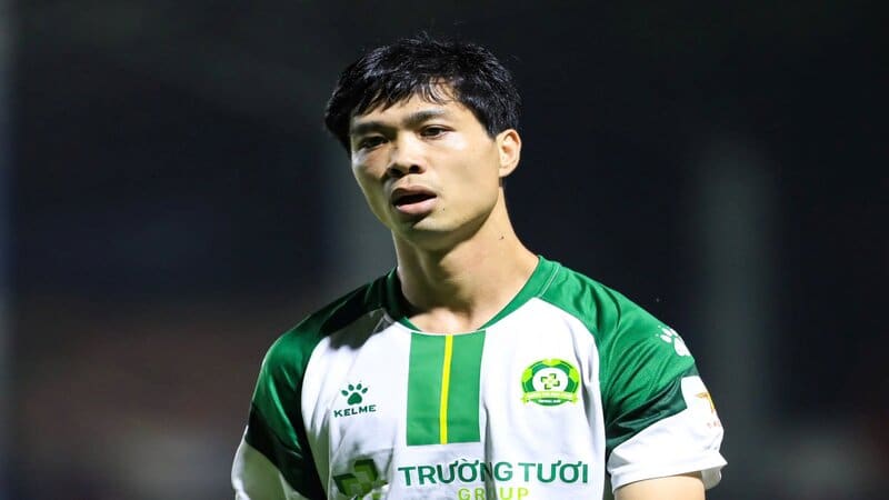 Những chia sẻ của cầu thủ Công Phượng về việc nổ súng đầu đặn